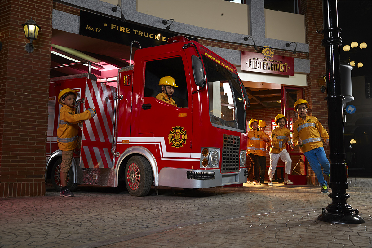 kz-mumbai_kids-role-playing-as-fire-fighters
