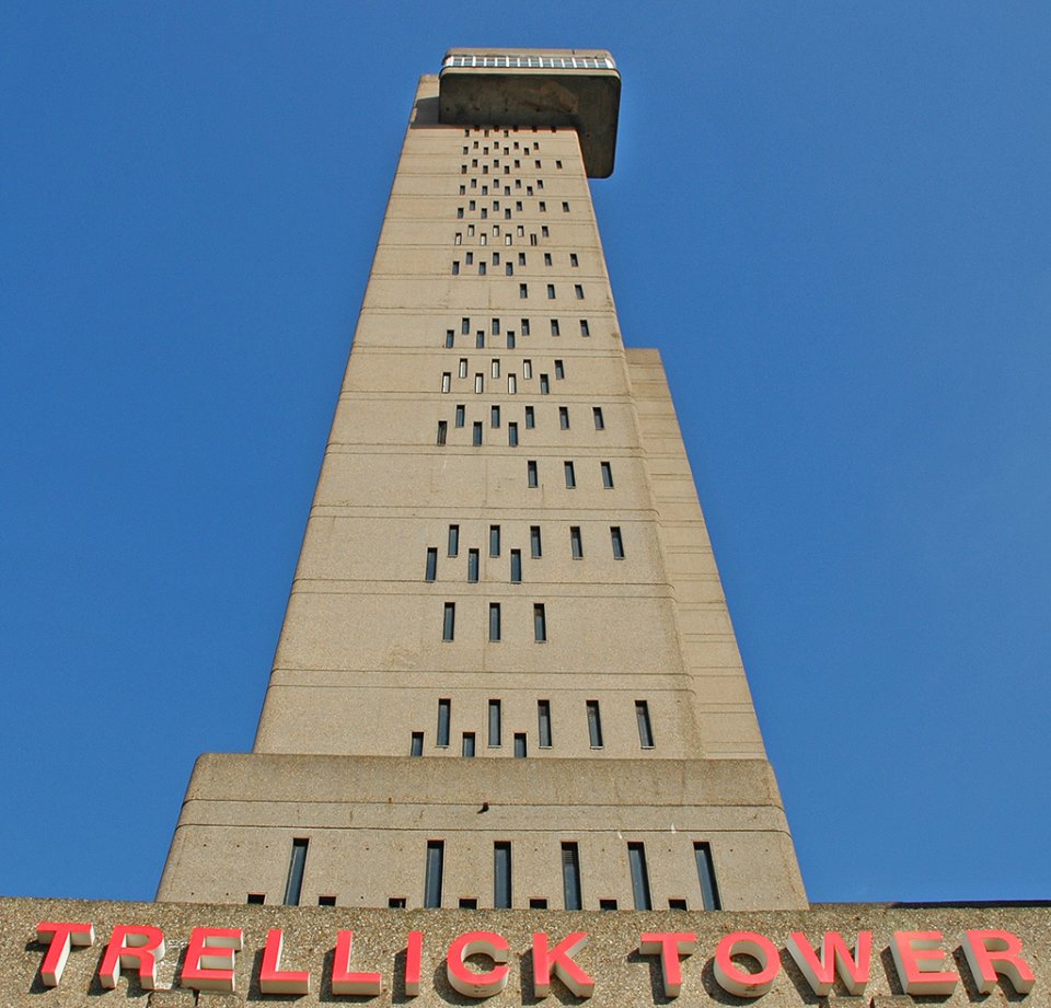 La Trellick Tower a Londra, 98 metri completati nel 1972 dal progetto dell'ungherese Ernő Goldfinger