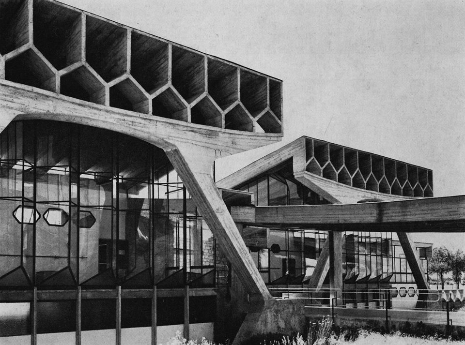 Scuola elementare di Busto Arsizio, Italia, progetto di Enrico Castiglioni, 1960, oggi è sede ENAIP