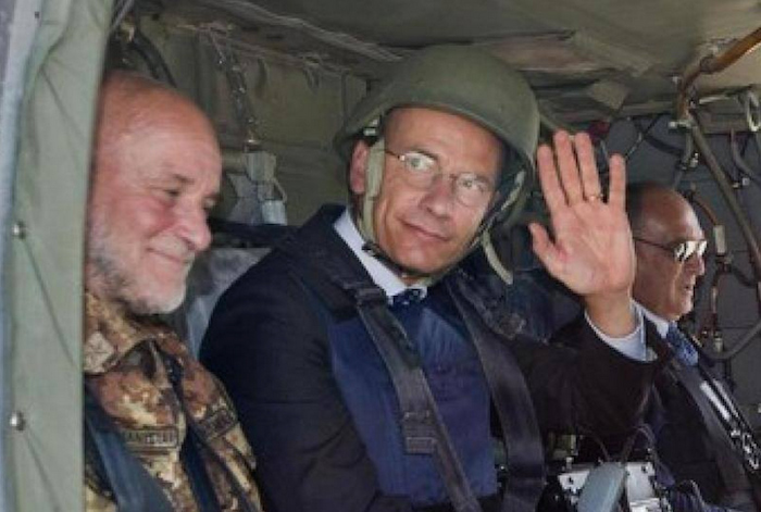 Politici-col-cappello0.43